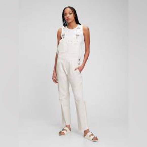 Gap women’s slouchy overalls, optic white large NWT - Picture 2 of 10